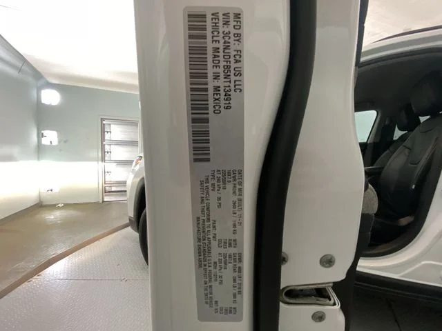 Used 2022 White Jeep Latitude Lux image 26