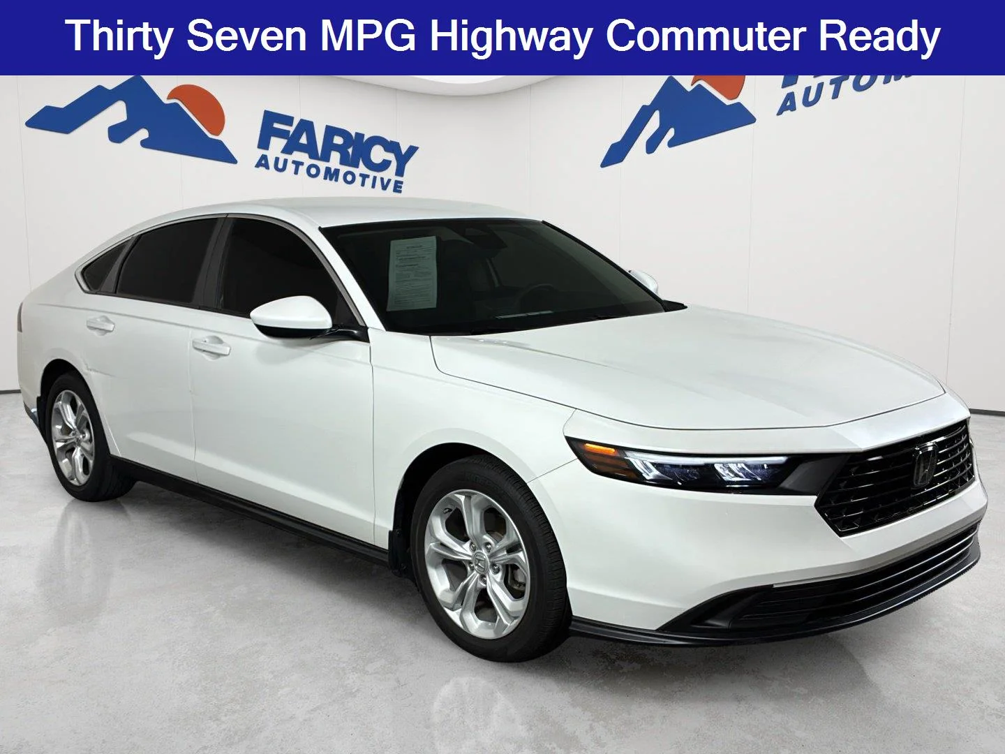 Used 2024 Platinum White Pearl Honda LX image 2