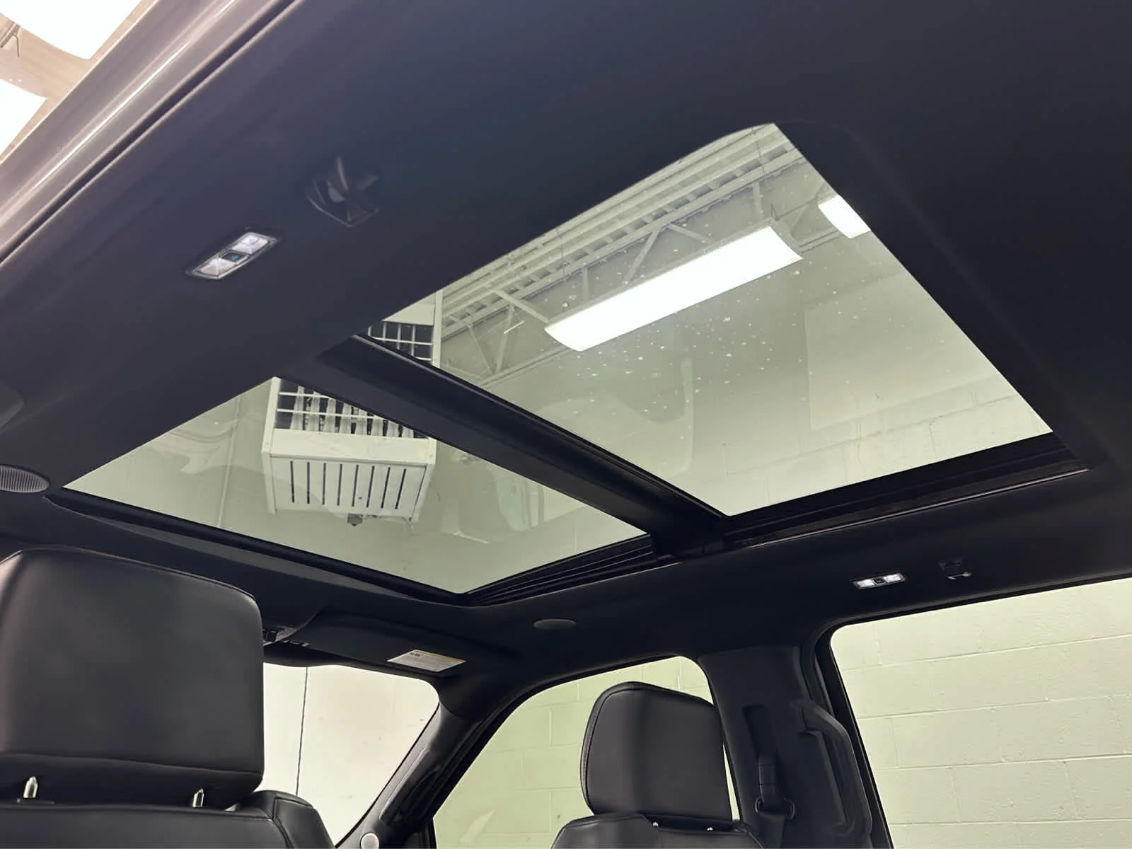 Used 2025 Space White Metallic Ford Raptor image 39
