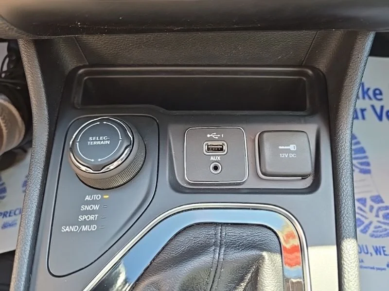 Used 2019 Red Jeep Limited image 19