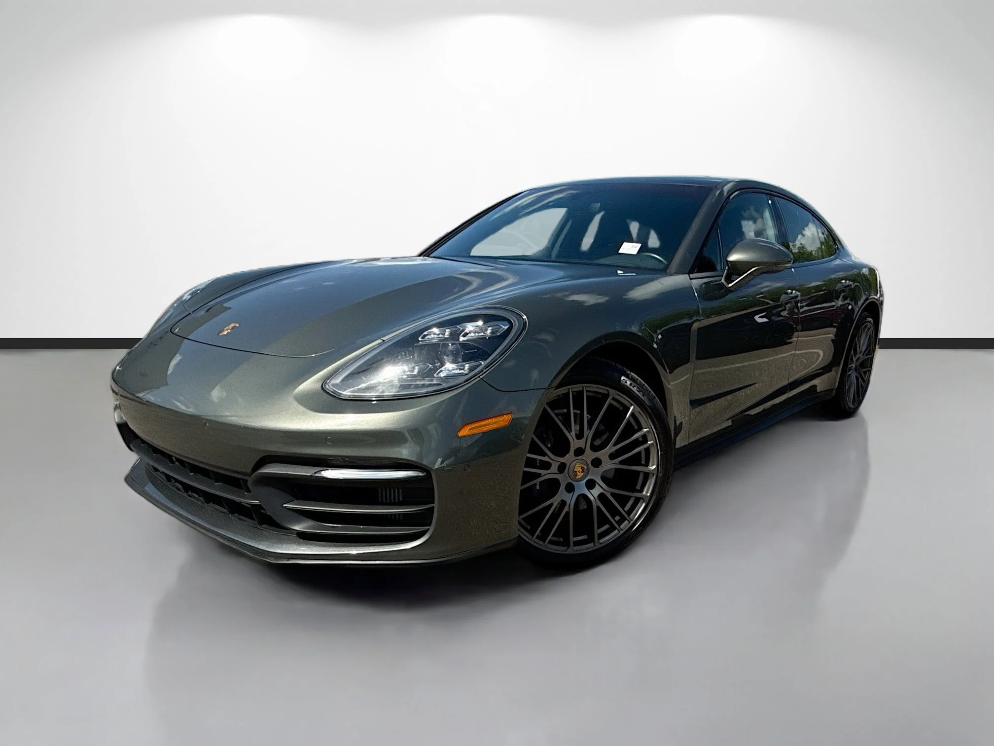 2022 Porsche Panamera 4 Platinum Edition's photo