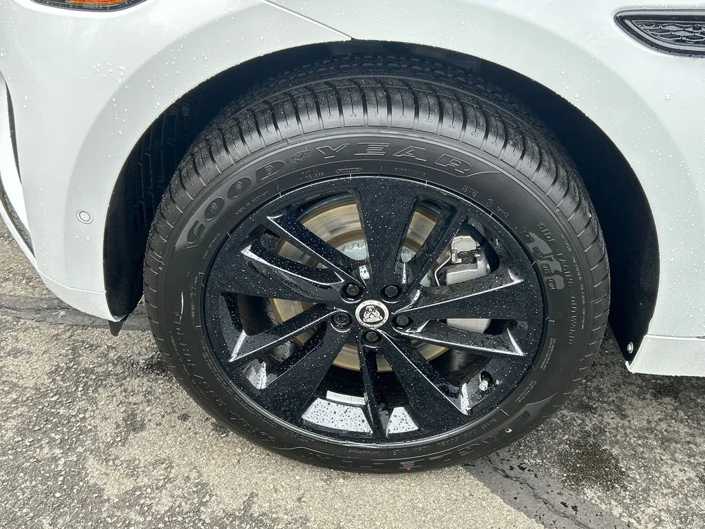 2026 Jaguar F-Pace R-Dynamic S - Photo 8