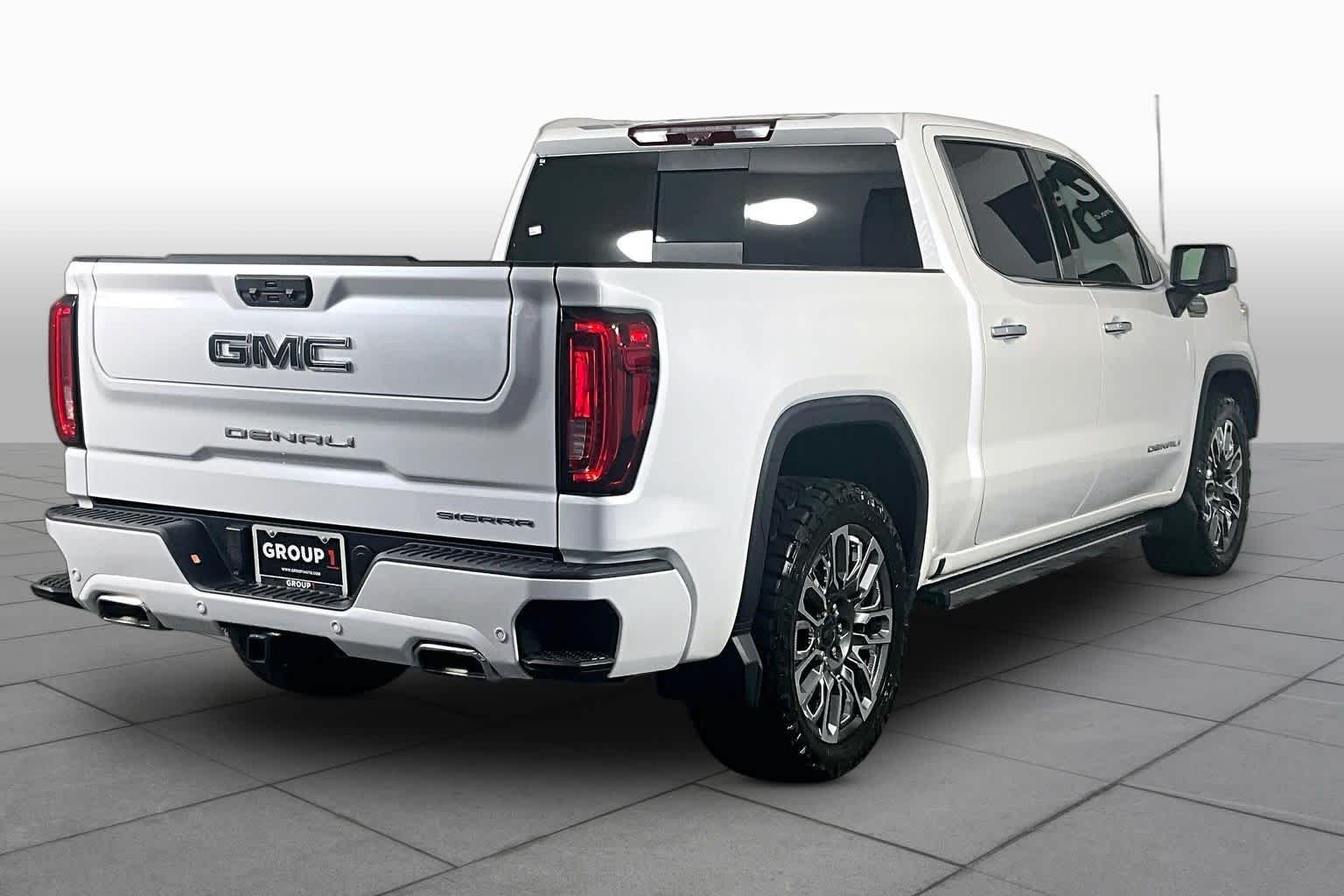 Used 2024 White Frost Tricoat GMC Denali Ultimate image 14