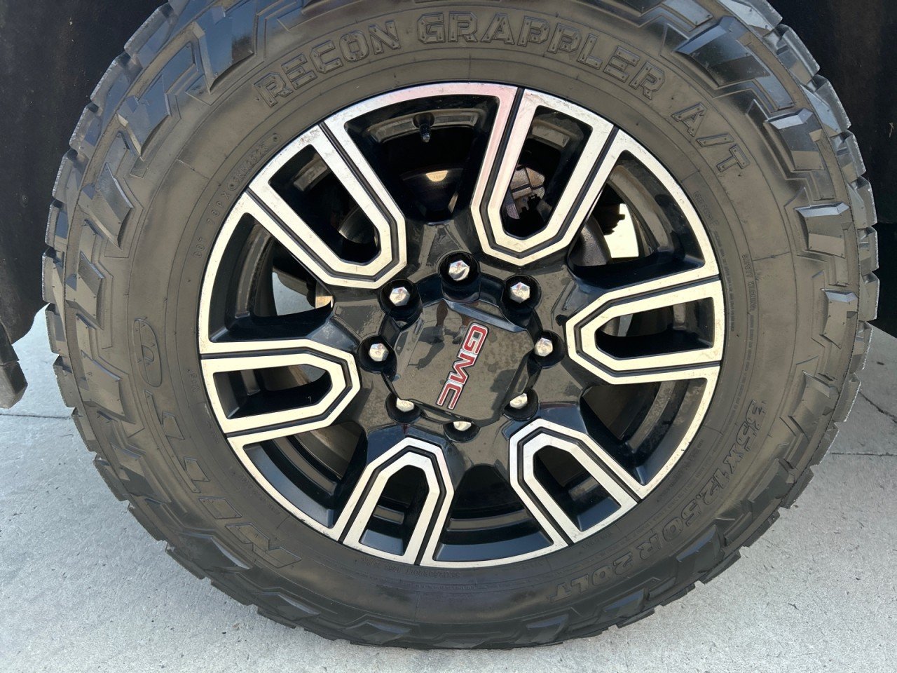 Used 2023 FOREST METALLIC GMC AT4 image 9