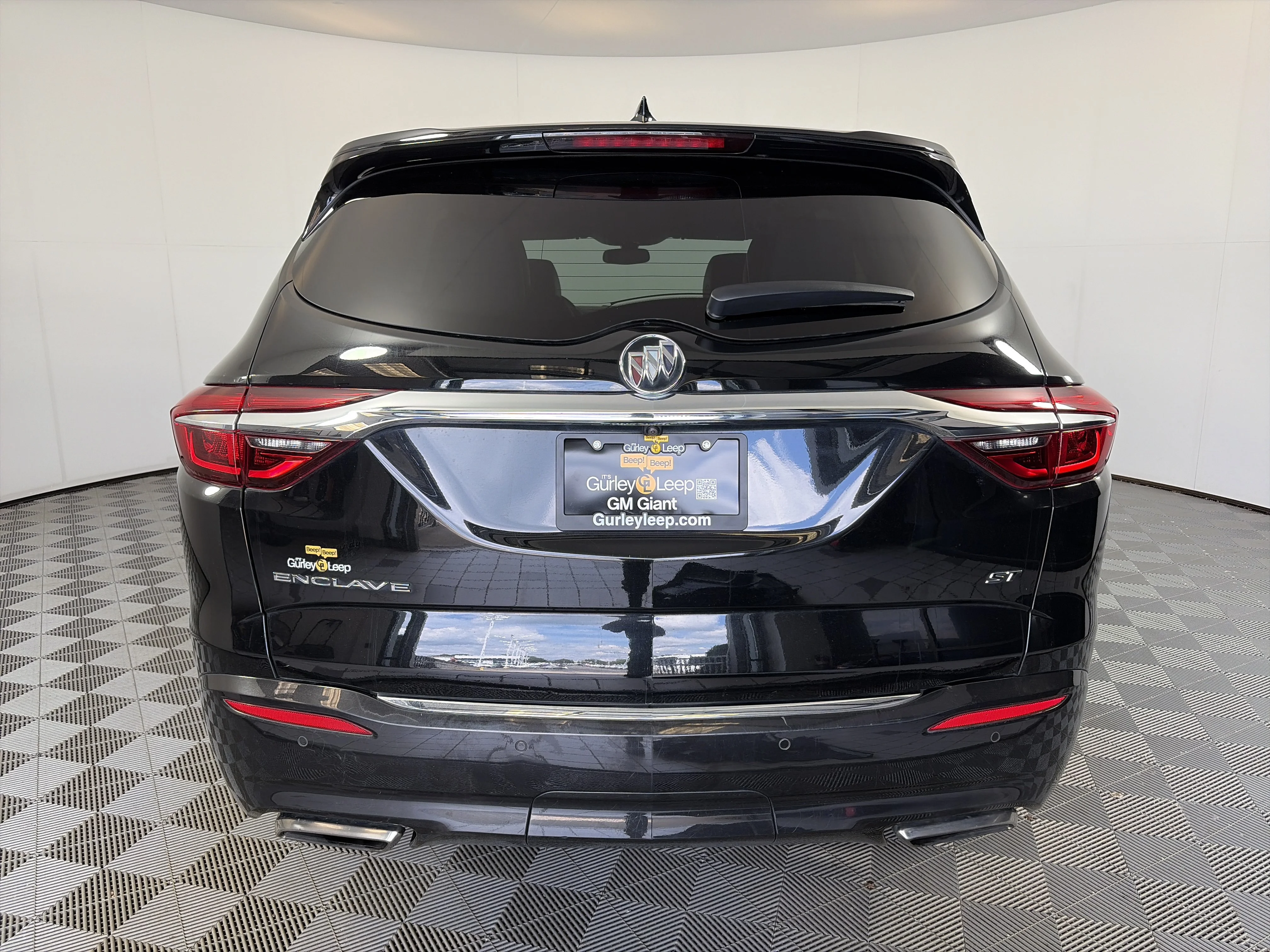 Used 2021 Includes Spectra Gray lower exterior accent color.) Buick Essence image 10