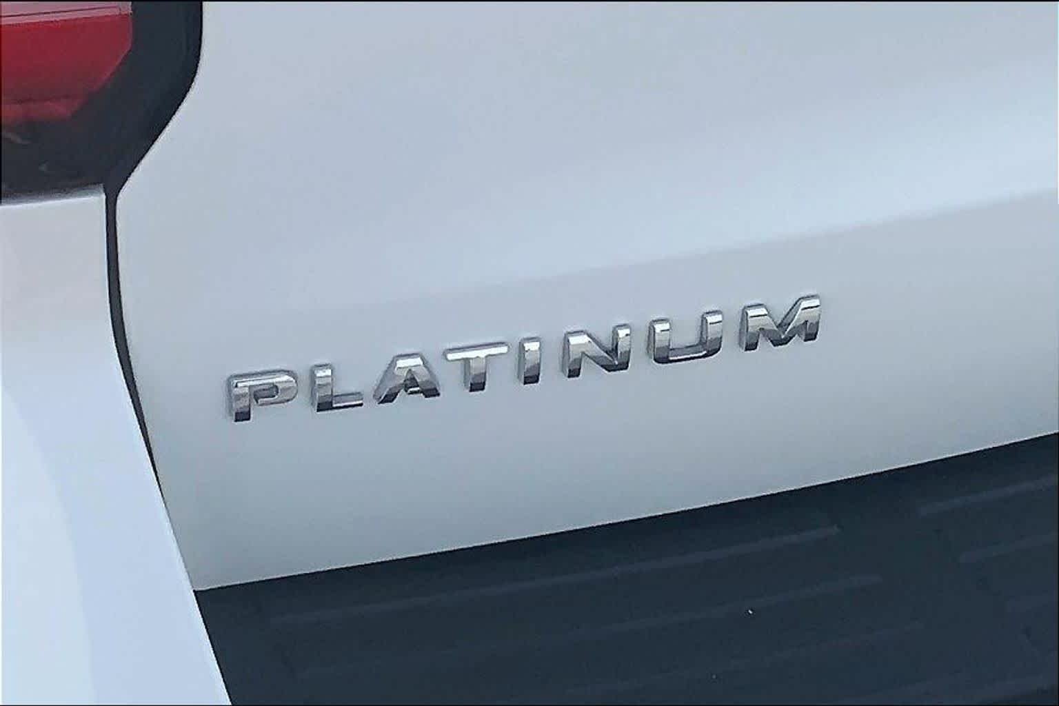 Used 2024 Star White Ford Platinum image 10