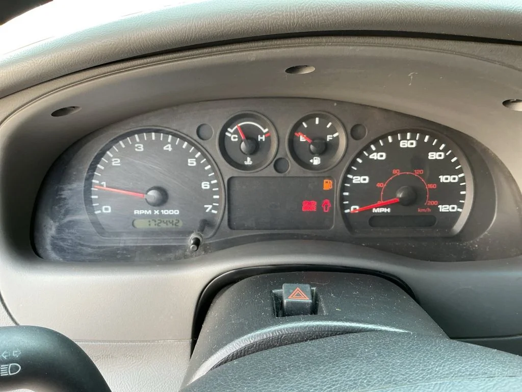 Used 2004 Silver Ford XL image 13