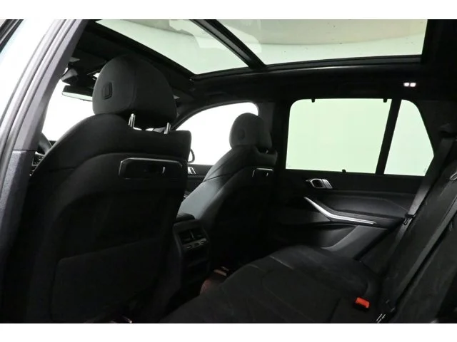 New 2026 Skyscraper Grey Metallic BMW xDrive50e image 34
