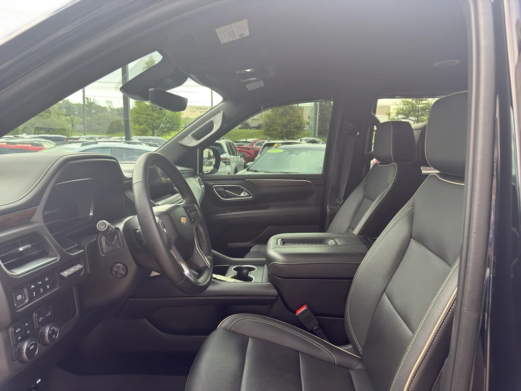 Used 2024 black Chevrolet Premier image 9