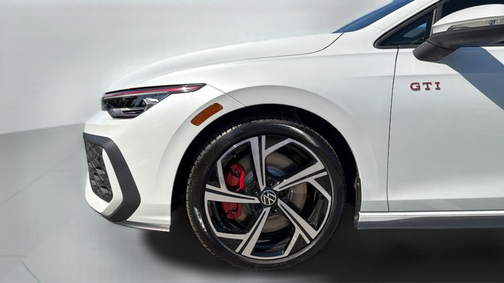 New 2026 Opal White Pearl Volkswagen SE image 35