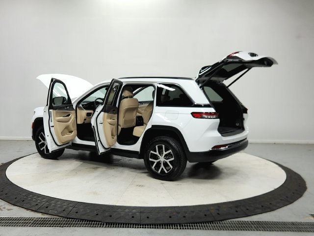 Used 2024 White Jeep Limited image 14