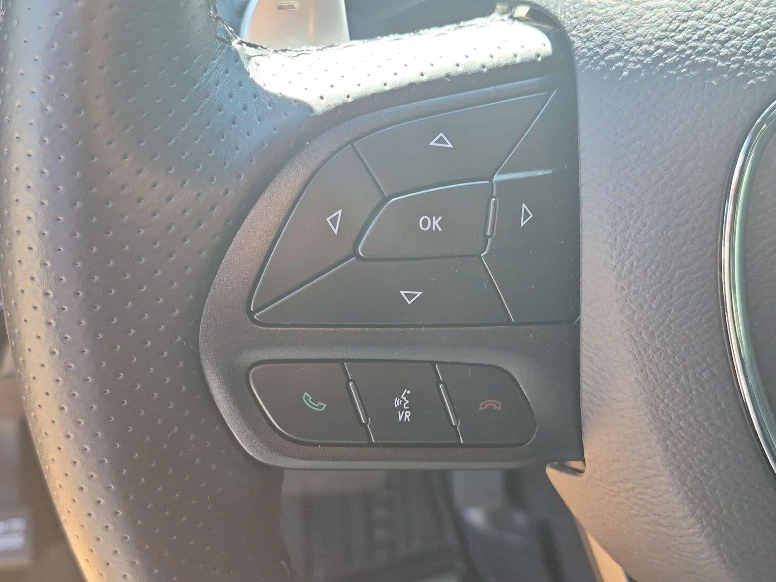 Used 2023 Frostbite Pearlcoat Dodge R/T Plus image 19