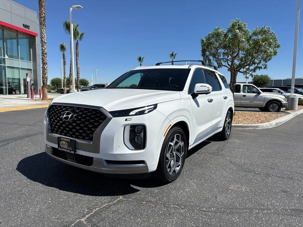 Used 2022 White Hyundai Calligraphy image 2
