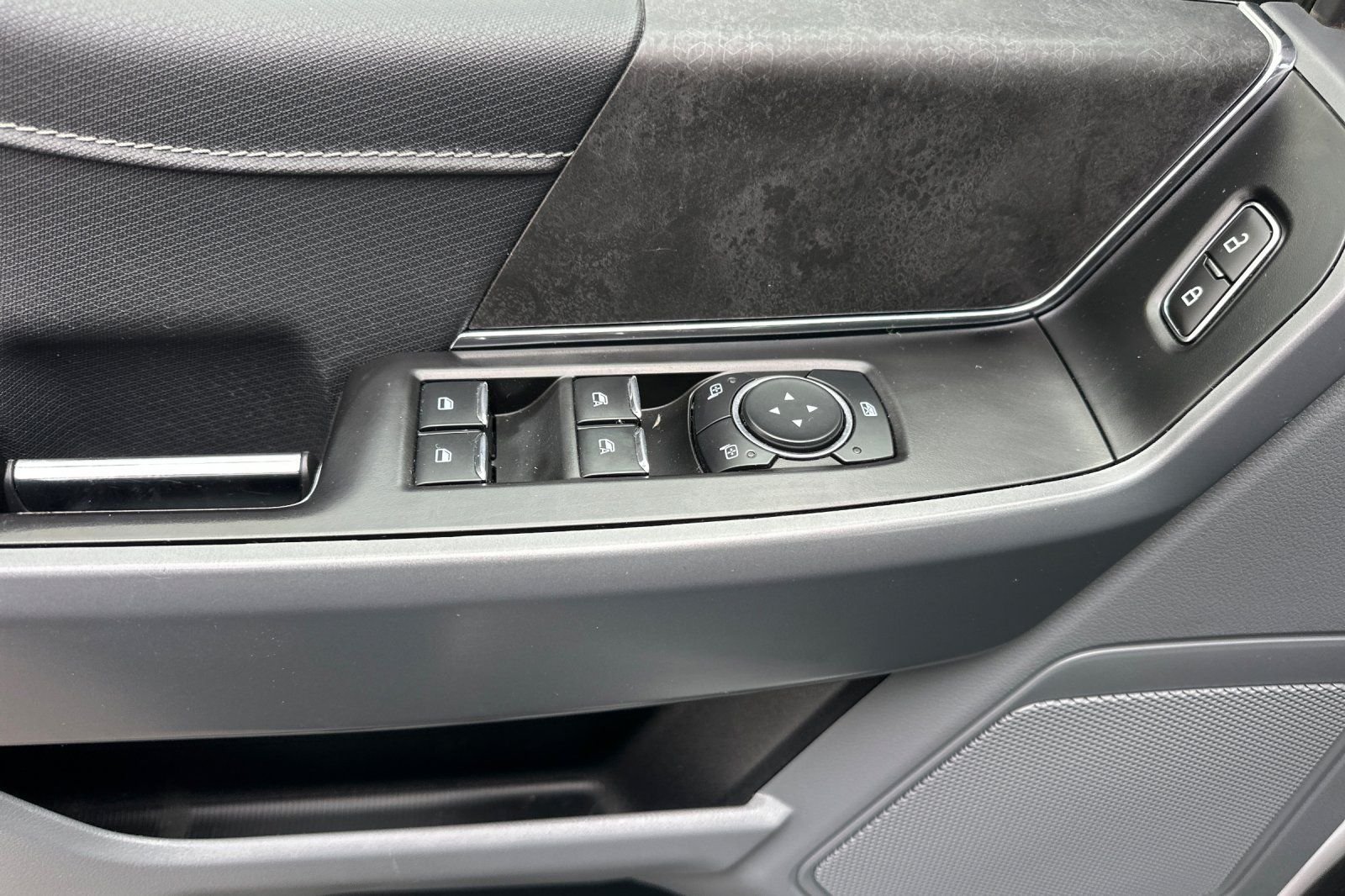 Used 2024 White Ford XLT image 10