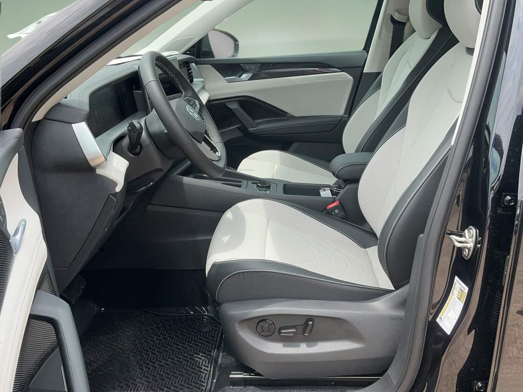New 2026 Black Volkswagen 2.0T SE image 21
