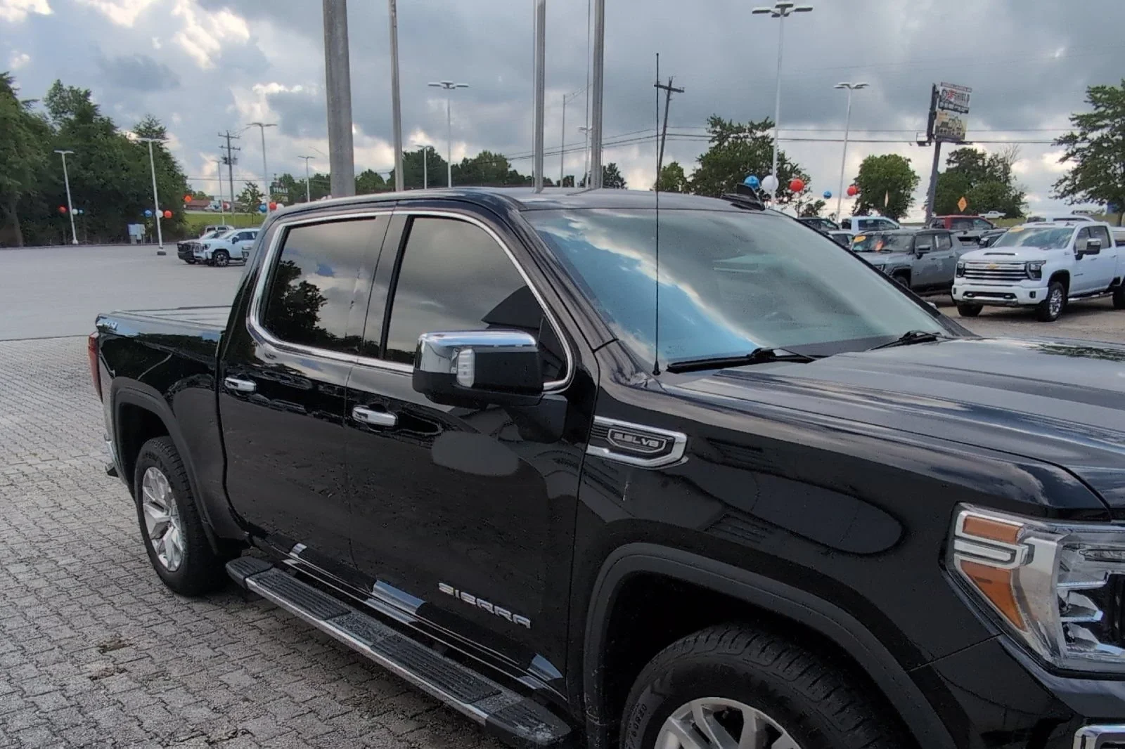 Used 2021 ONYX BLACK GMC SLT image 2