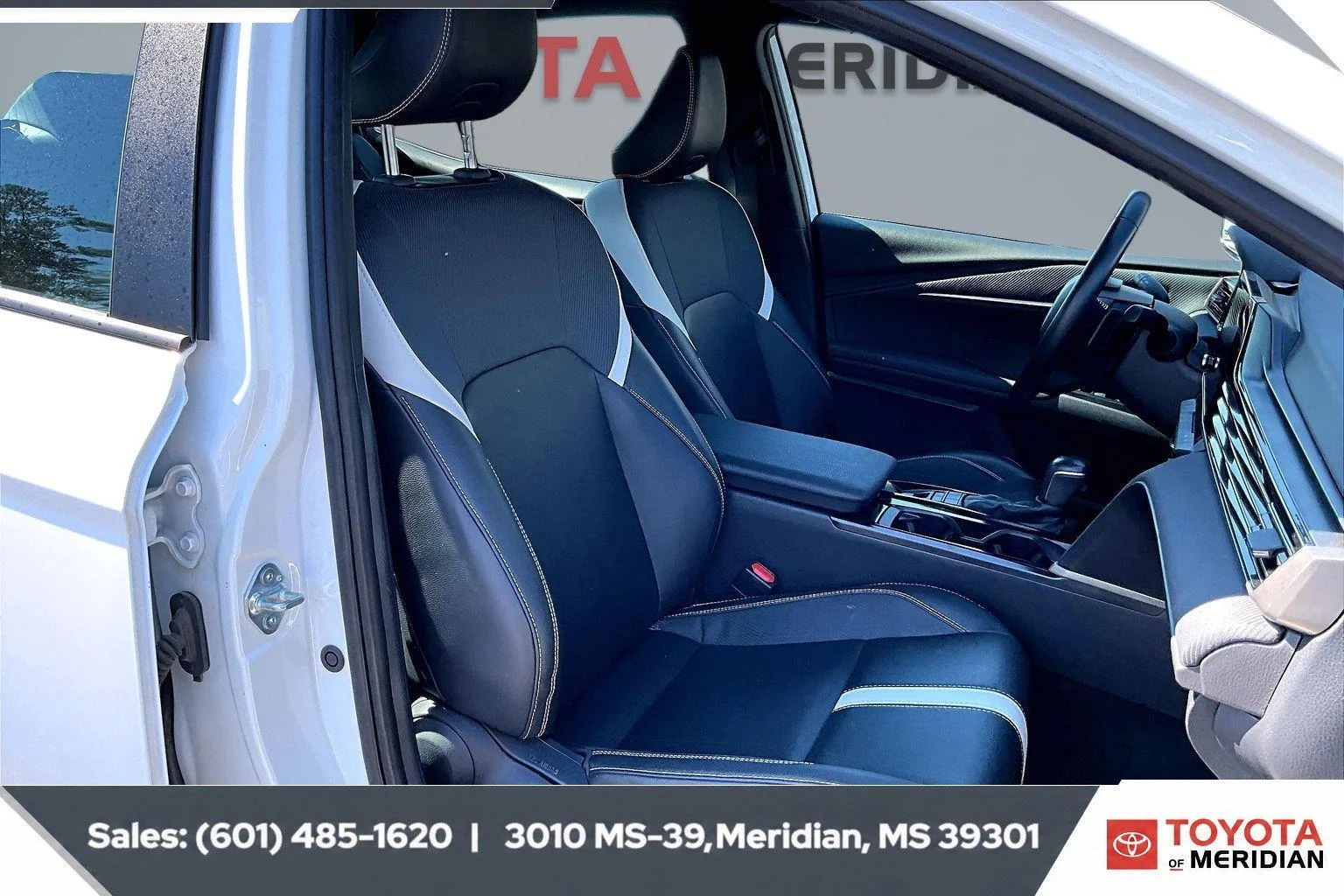 Used 2025 Ice Cap Toyota SE (Natl) image 6