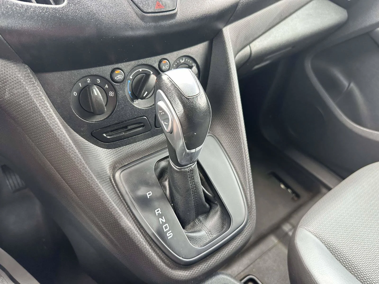 Used 2016 White Ford XL image 25