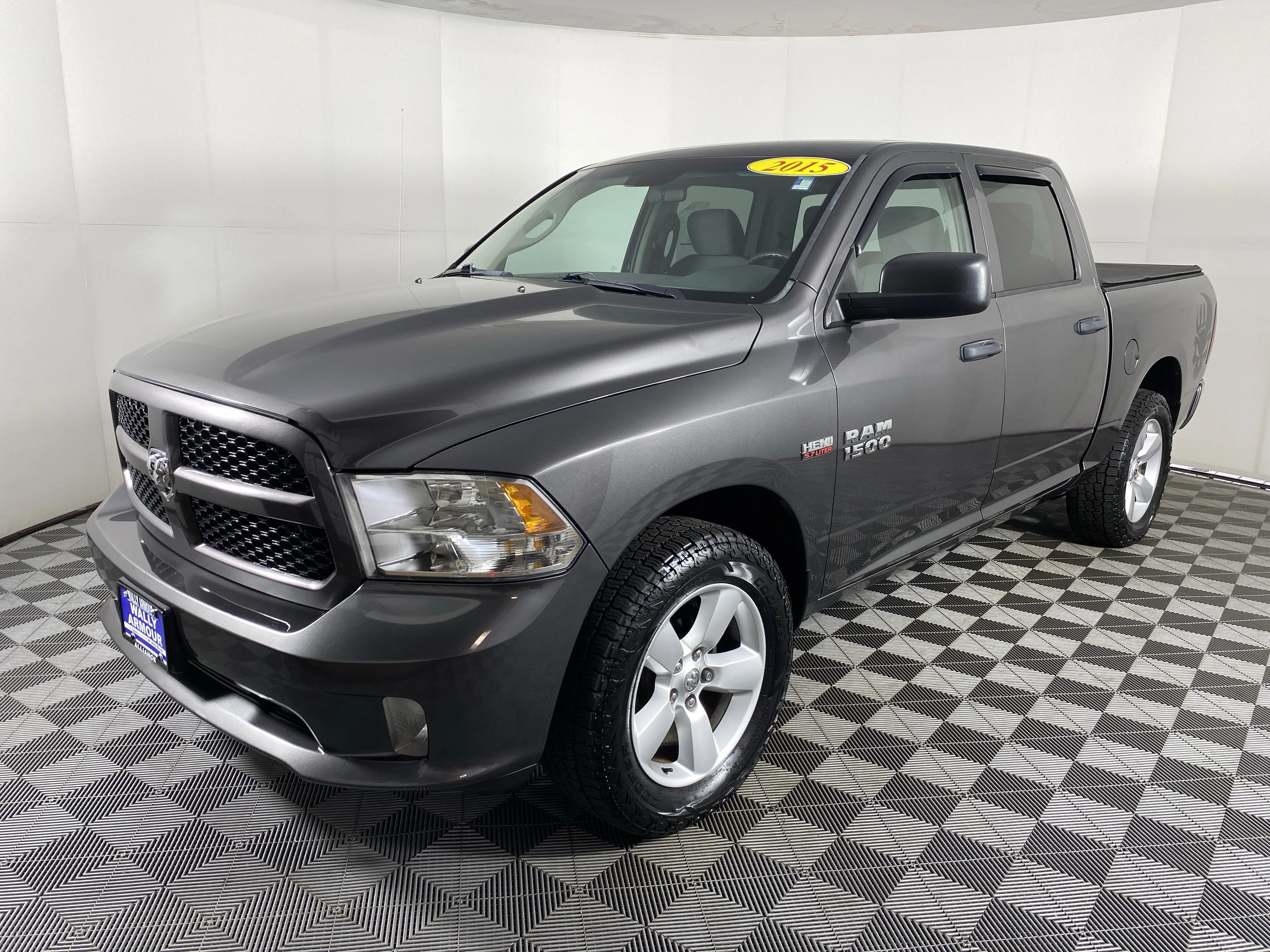 Used 2015 Granite Crystal Metallic Clearcoat Ram Express image 6