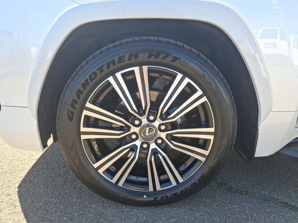 Certified Used 2024 White Lexus 600 Luxury image 19