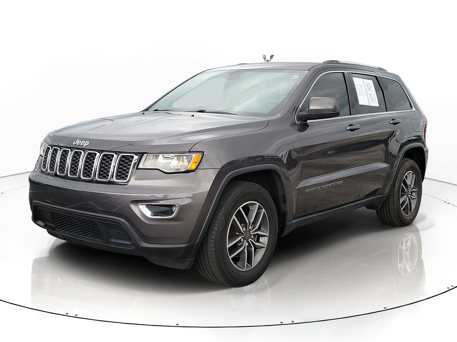 Used 2019 Granite Crystal Metallic Clearcoat Jeep Laredo E image 2