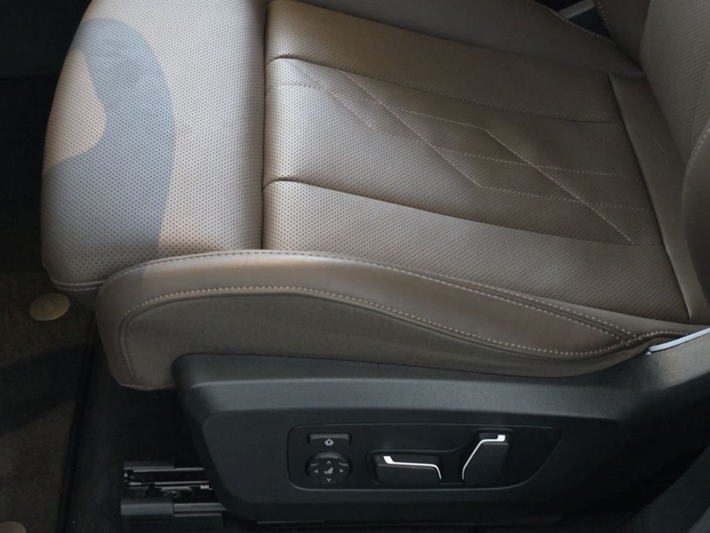 Used 2026 Mineral White Metallic BMW 30 xDrive image 30