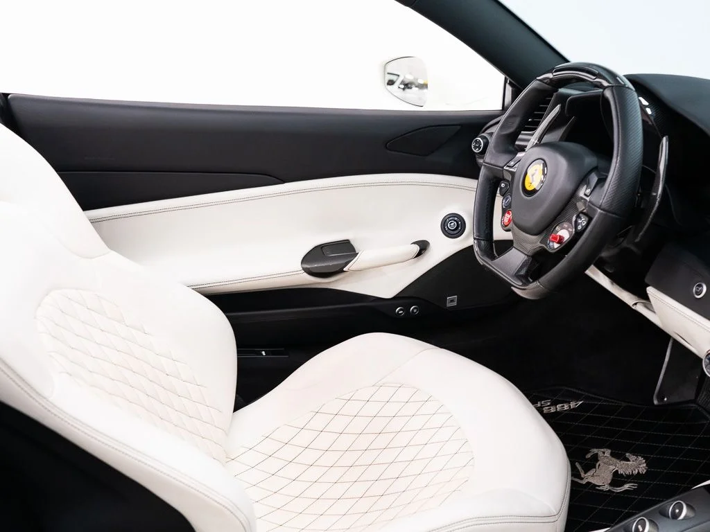 Used 2018 Bianco Avus Ferrari  image 29
