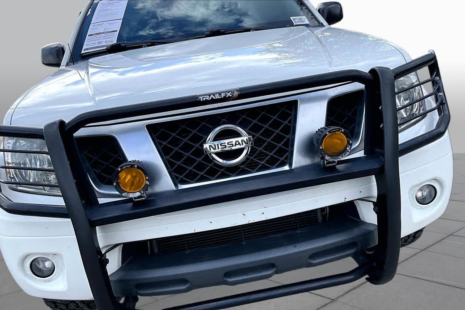 Used 2018 Glacier White Nissan Desert Runner image 29