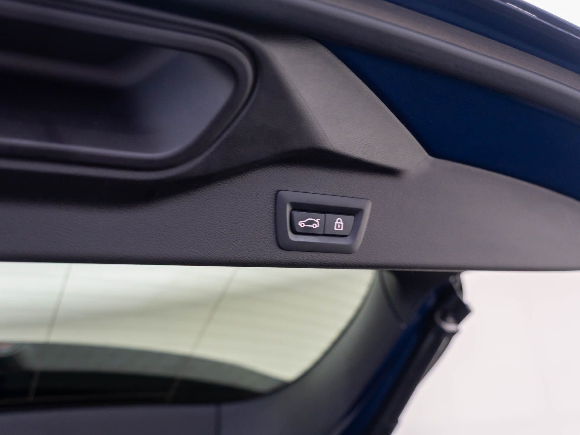 Used 2021 Blue BMW xDrive40i image 33