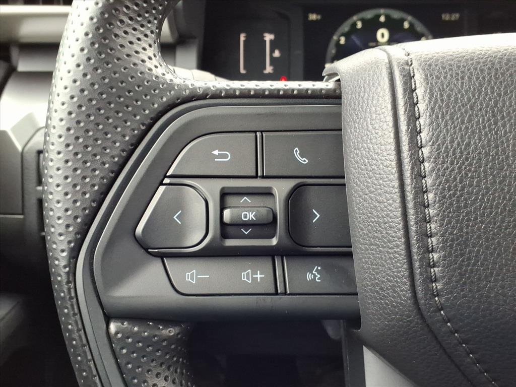 2026 Toyota Tacoma SR5 - Photo 14