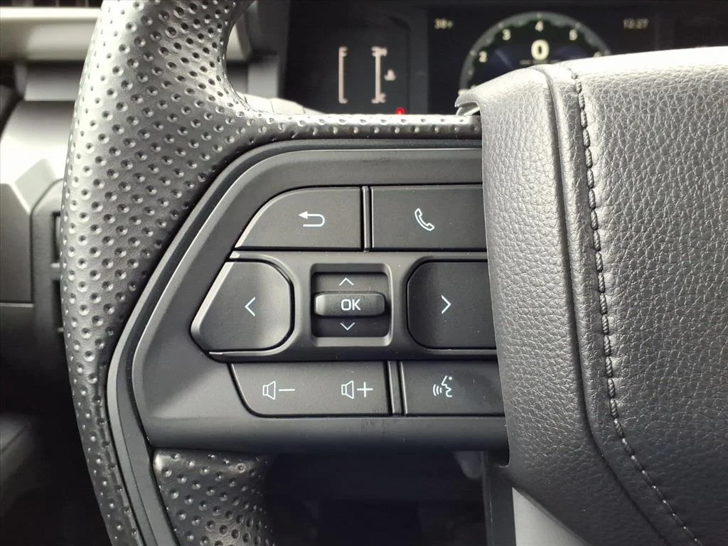 2026 Toyota Tacoma SR5 - Photo 14