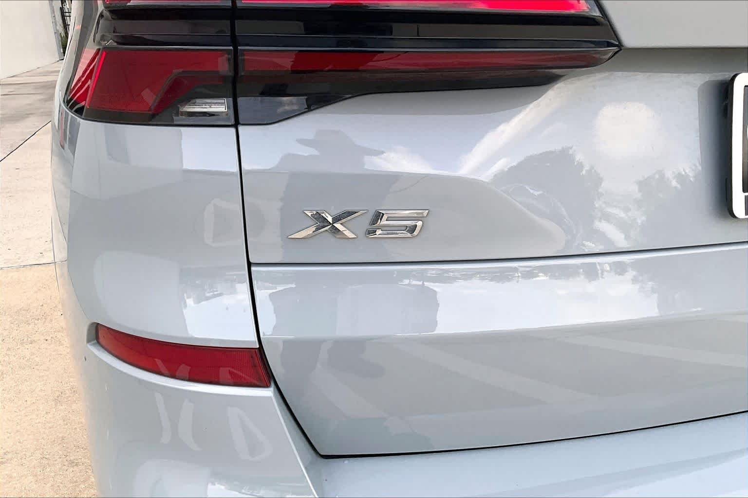 Used 2025 Brooklyn Grey Metallic BMW sDrive40i image 28