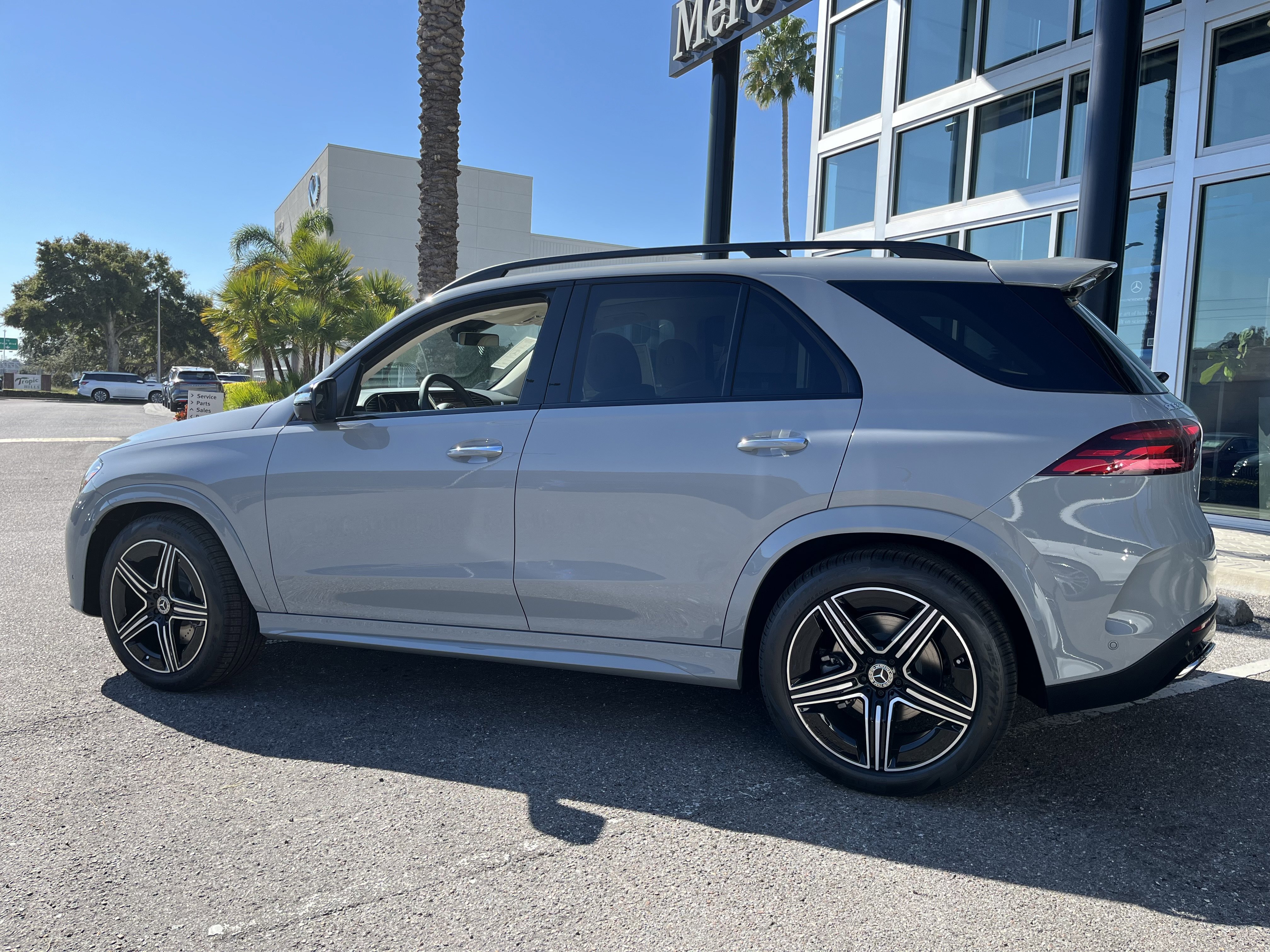 New 2026 MANUFAKTUR Alpine Grey Mercedes-Benz GLE 350 image 4