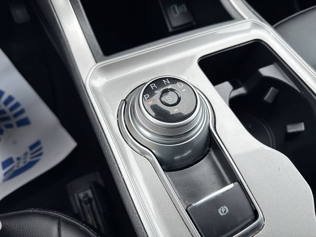 Used 2024 Silver Ford SEL image 17