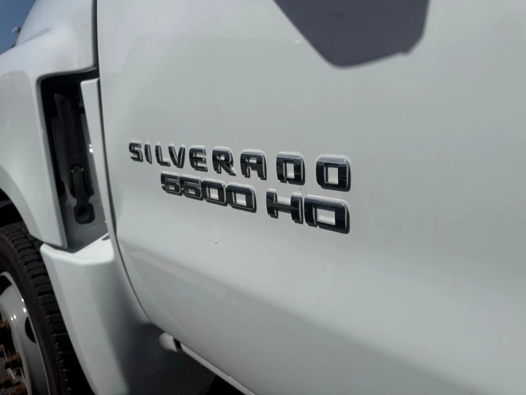 Used 2022 White Chevrolet DUMP image 13