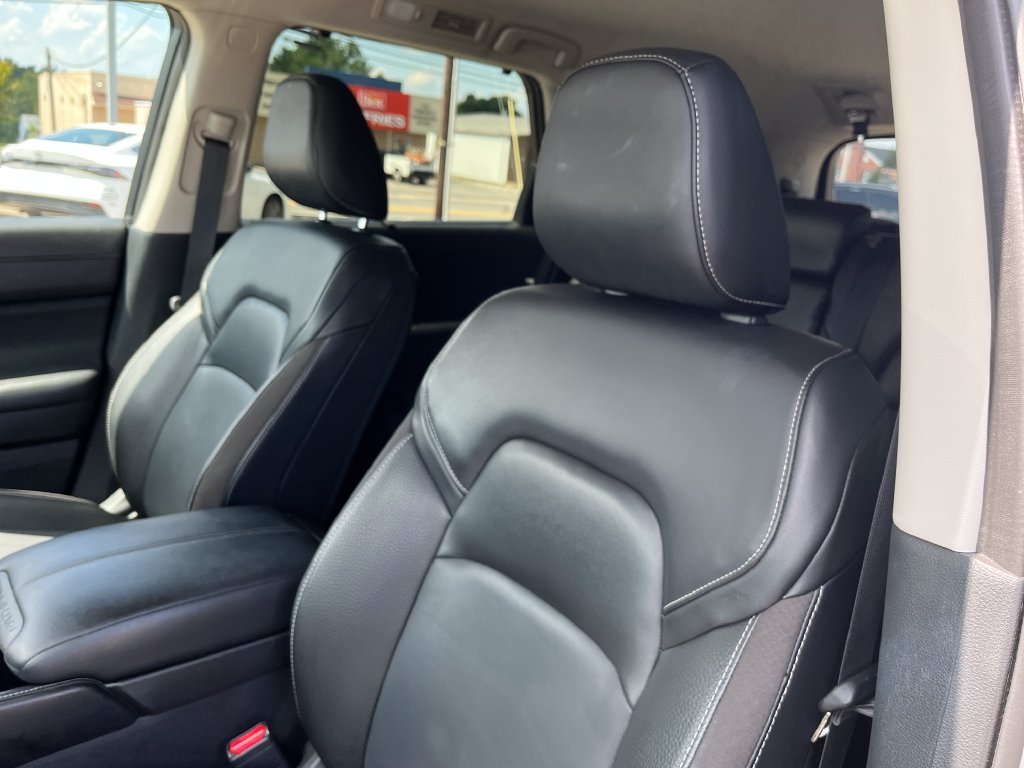 Certified Used 2023 Silver Nissan SL image 12