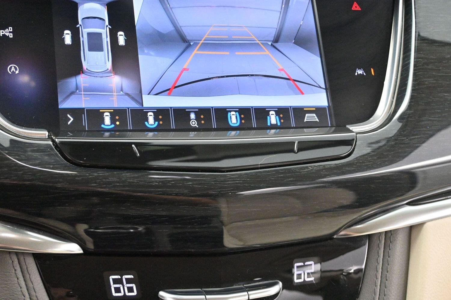 Used 2020 CRYSTAL WHITE TRICOAT Cadillac AWD Premium Luxury image 24