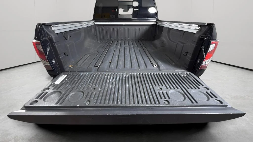 Used 2021 Black Nissan Crew Cab PRO-4X 4x4 image 30