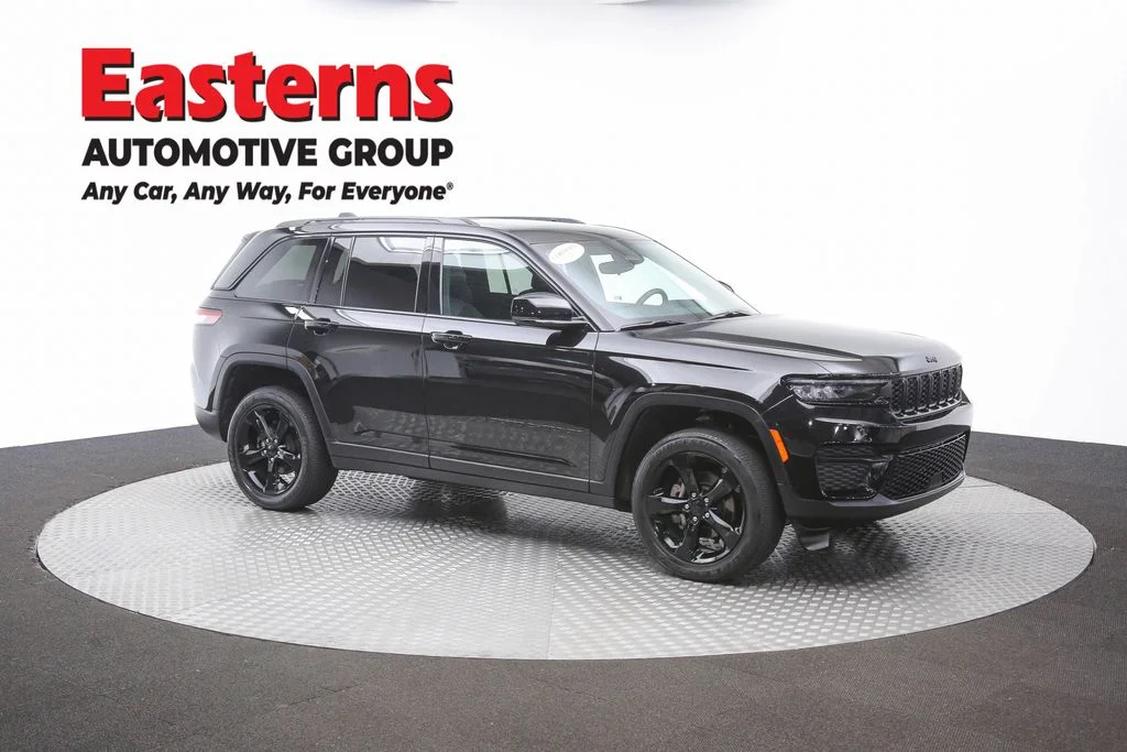 Used 2024 Black Jeep Altitude image 49