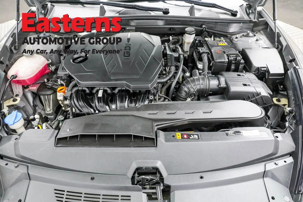 Used 2022 Gray Hyundai SEL image 7