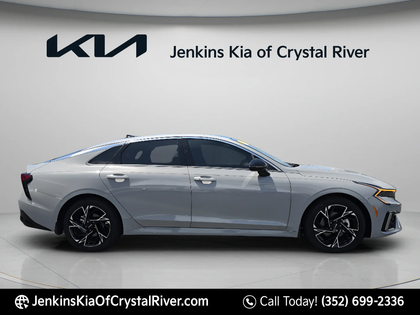 Used 2025 Wolf Gray Kia GT-Line image 3