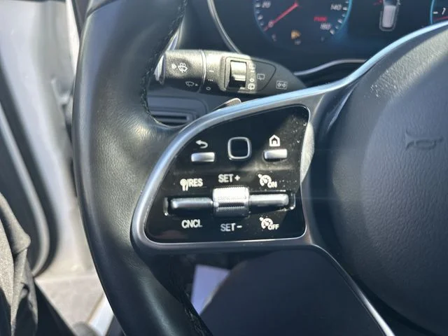 Used 2022  Mercedes-Benz GLC 300 image 42
