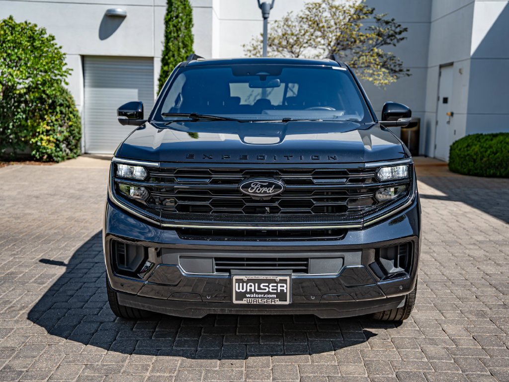 Used 2025 Black Ford Platinum image 2