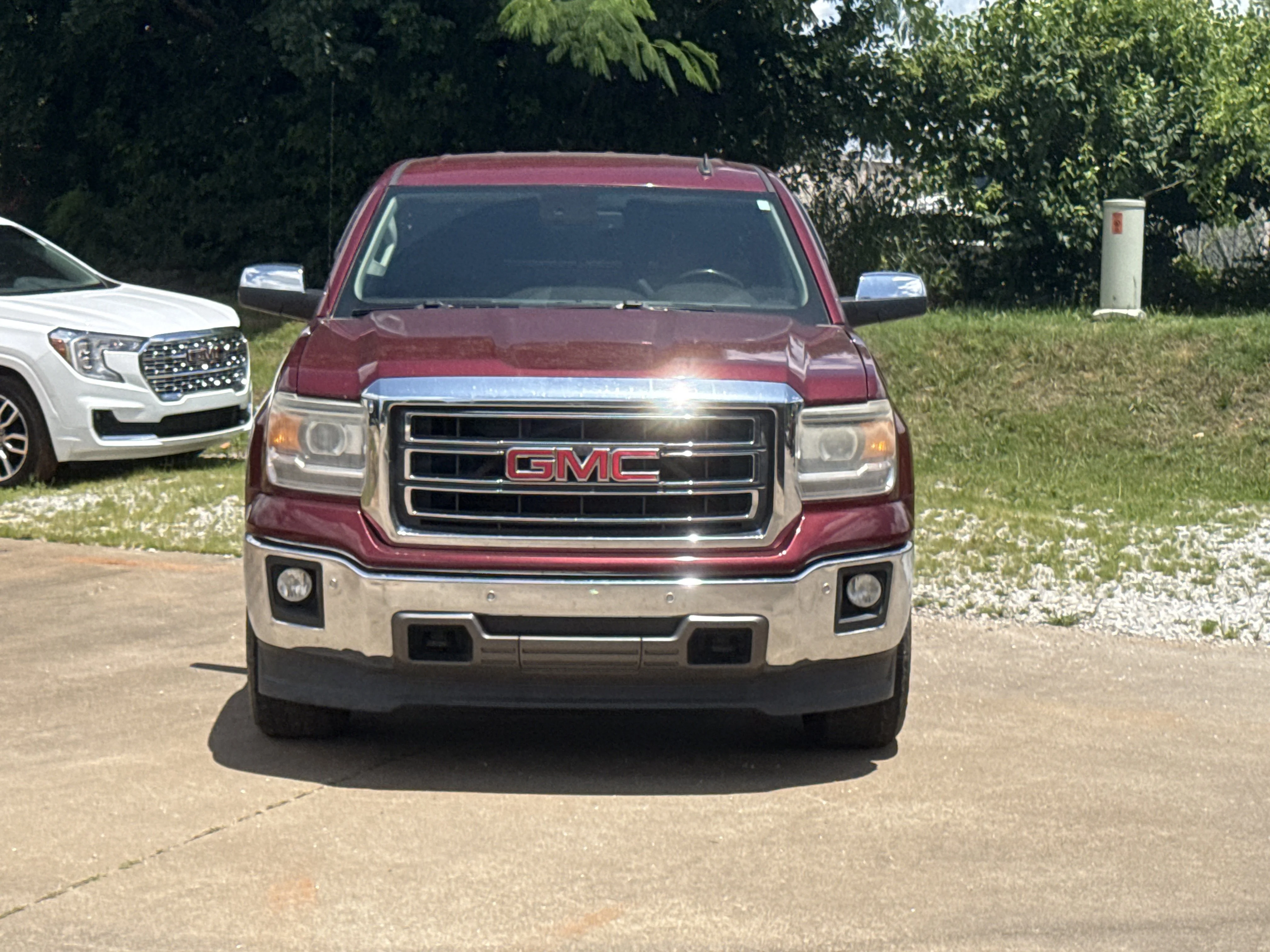 Used 2014 Sonoma Red Metallic GMC SLT image 2