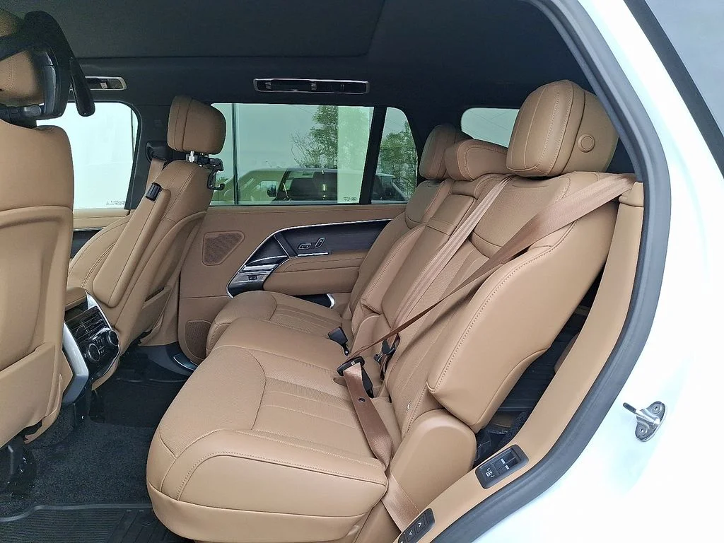 New 2026  Land Rover SE image 6