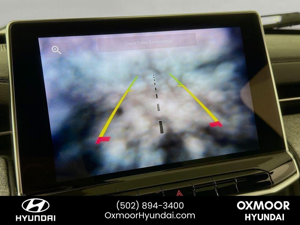 Used 2023 Diamond Black Crystal Pearlcoat Jeep Latitude Lux image 13