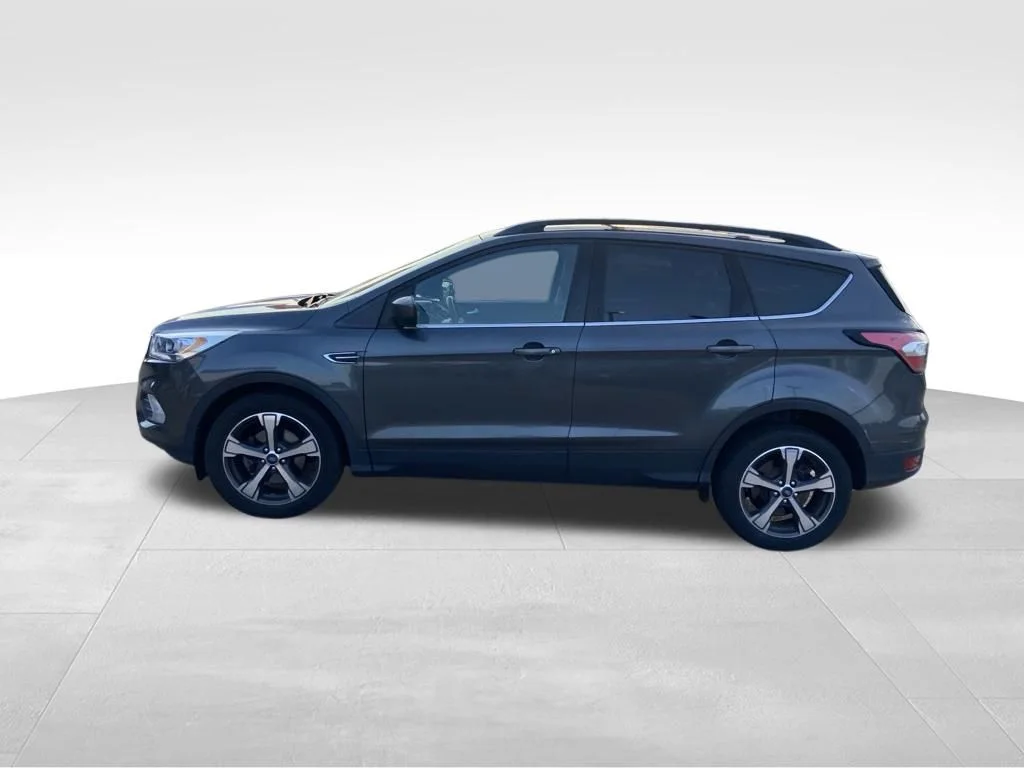 Used 2018 Gray Ford SEL image 21