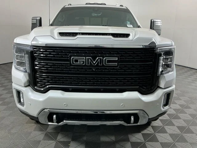 Used 2020 White GMC Denali image 3