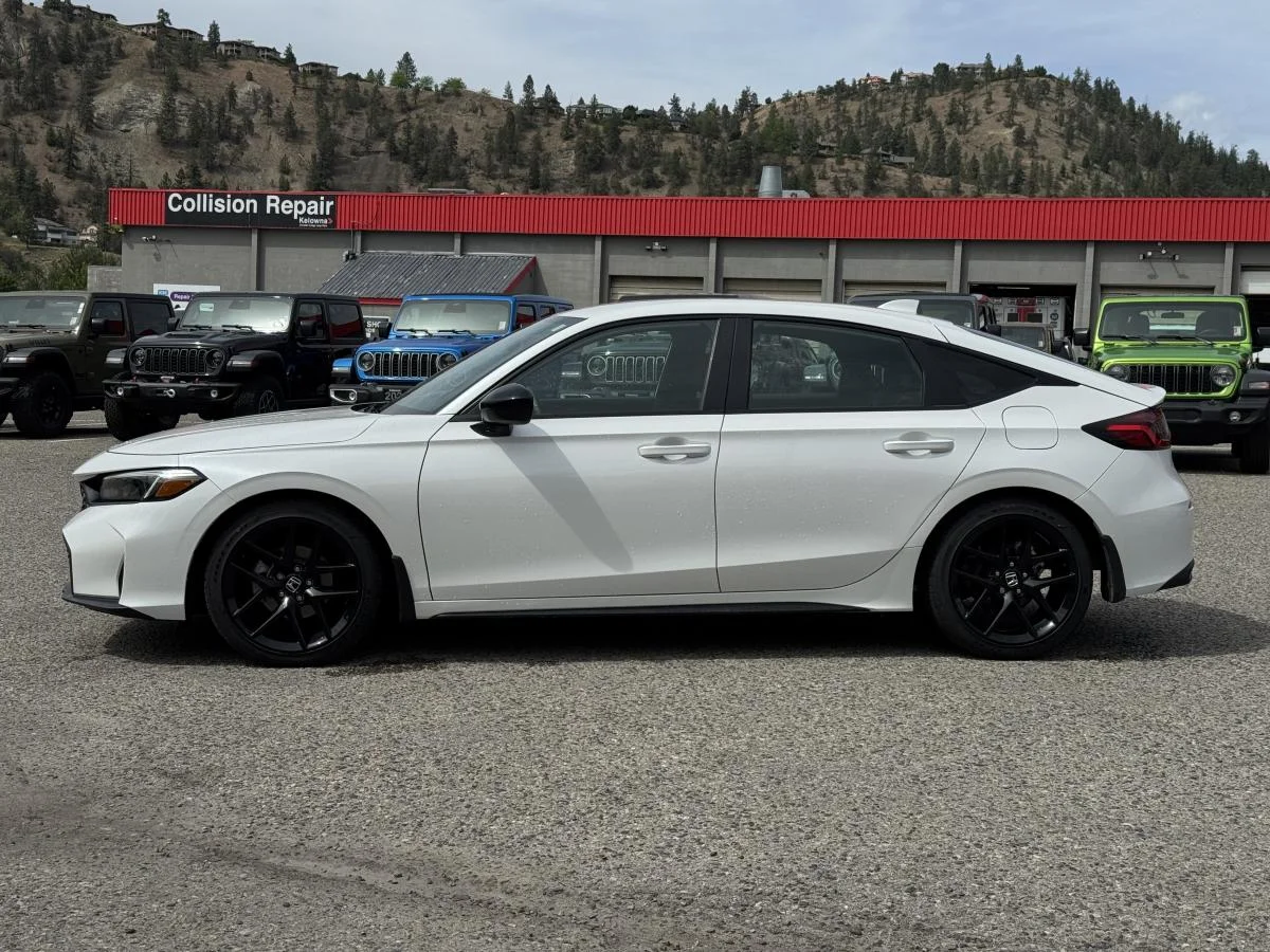 Used 2025 White Honda Sport image 9