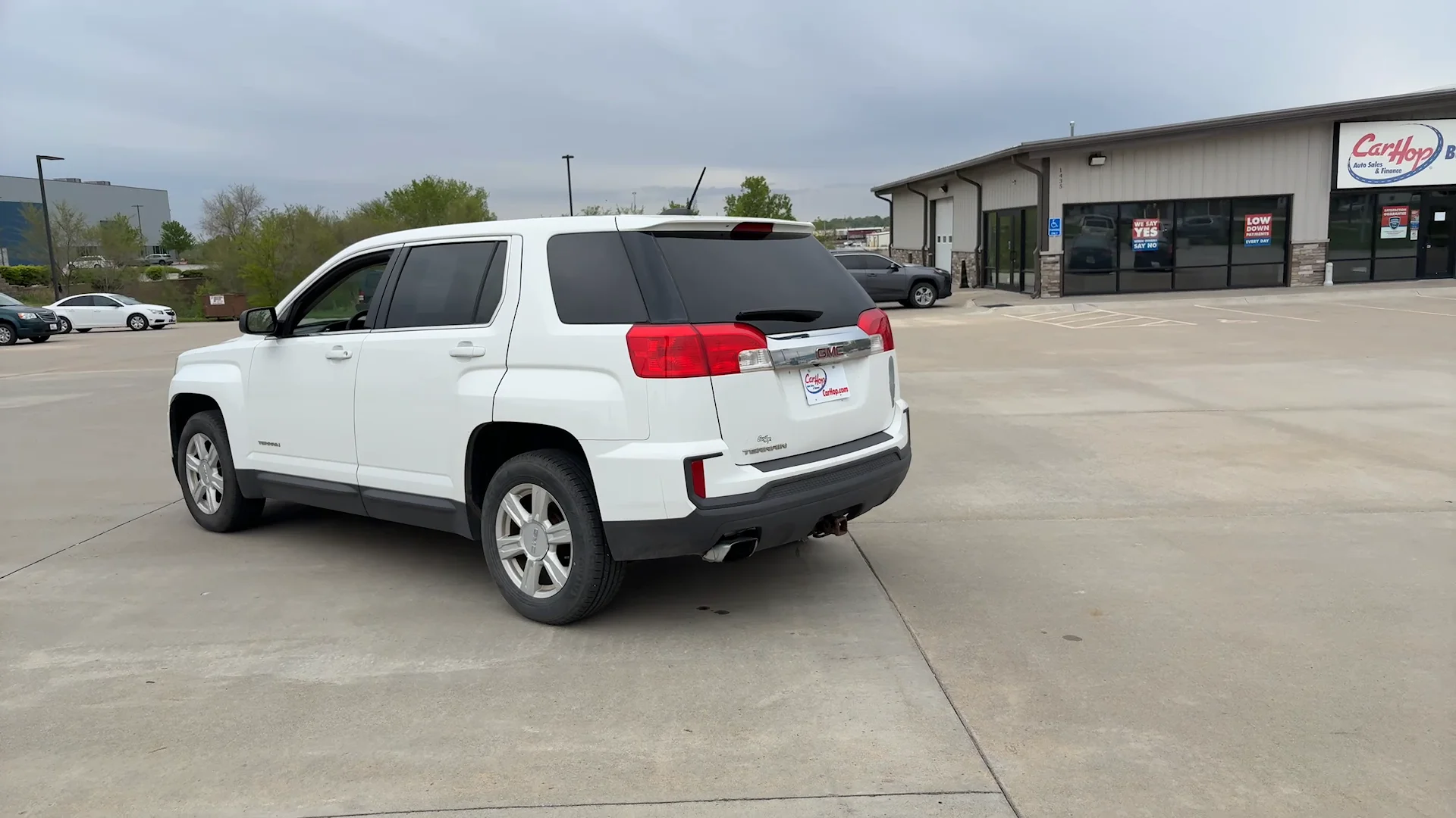 Used 2016 White Gmc SL image 7